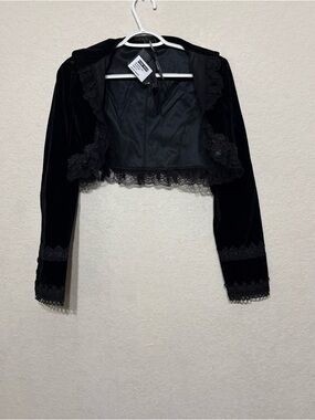 Black Velvet Lace-Trim Cropped Cape Jacket